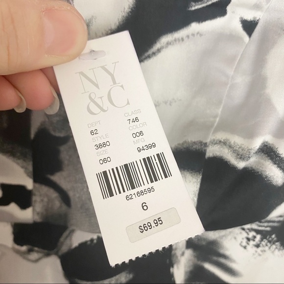 NEW YORK AND COMPANY Black White Gray Floral Print Mini Dress Stretch SIZE 6 - Picture 11 of 12